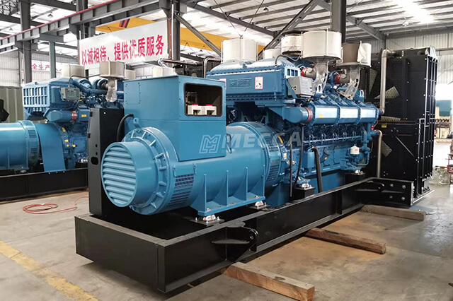 950KVA-1250KVA Soundproof Yuchai Genator Generator สำหรับโครงการกลางแจ้ง 